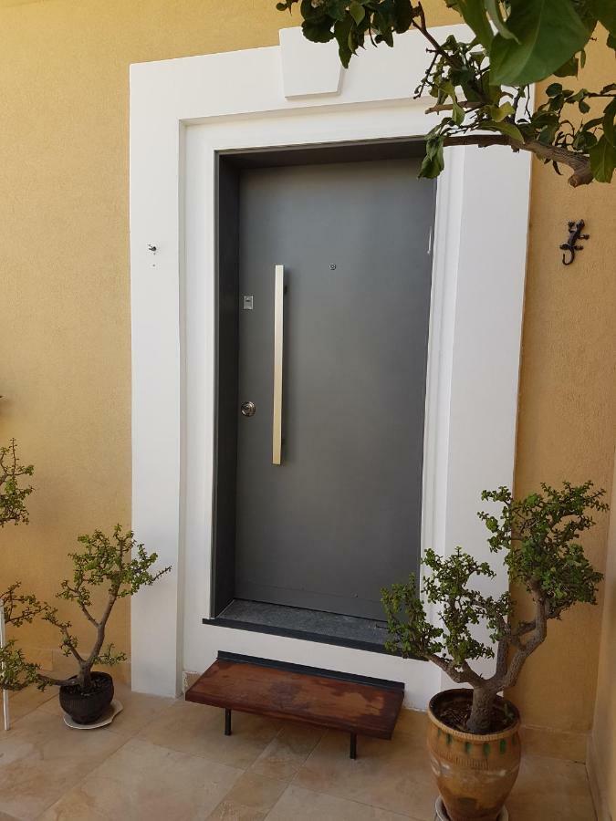 The Hbs Suite Ness Ziona Exteriör bild